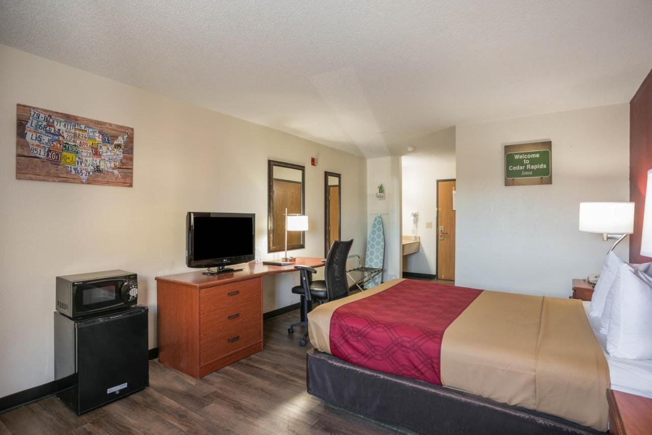 Econo Lodge Cedar Rapids Kültér fotó