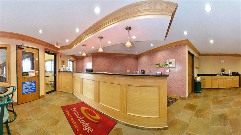 Econo Lodge Cedar Rapids Kültér fotó